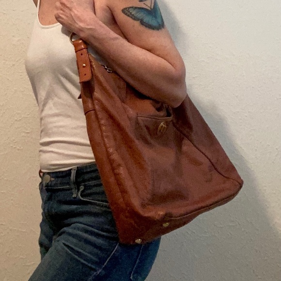 GUC Isaac Mizrahi Leather Hobo - Picture 12 of 12